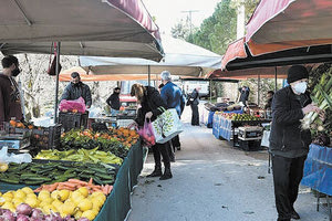 Μασταμπάς: Δίχως τέλος το γαϊτανάκι της λαϊκής αγοράς