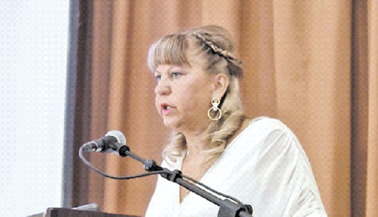 Η κα Κουβαρά 