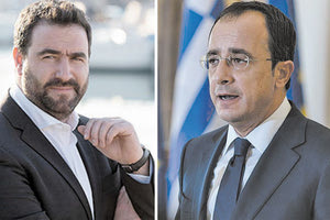 Ο προερχόμενος από το κυβερνών κόμμα ΔΗΣΥ, αλλά κατερχόμενος στις εκλογές με τη στήριξη των κομμάτων του λεγόμενου κεντρώου χώρου Νίκος Χριστοδουλίδης, εξακολουθεί να προβάλλεται ως το ακλόνητο φαβορί για τη διαδοχή του Νίκου Αναστασιάδη στην προεδρία της Δημοκρατίας. 