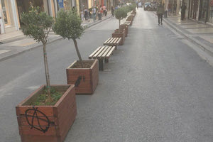 Η δημοτική Αρχή θέλει να κάνει πιάτσα ΤΑΞΙ στην κορυφή της Καλοκαιρινού