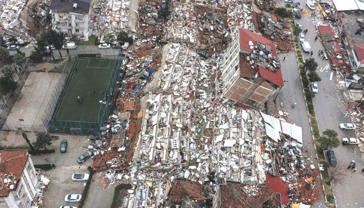 Ο σεισμός των 7.8 ρίχτερ ήταν ο ισχυρότερος που έχει πλήξει την Τουρκία εδώ και έναν αιώνα