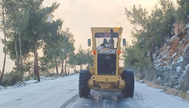 Εκχιονιστικά επιχειρούν στη Βιάννο 