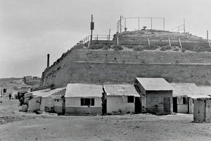 ΦΩΤΟΗΜΕΡΑΣ: Φωτογραφία από τον προμαχώνα Σαμπιονάρα, το βορειοανατολικό τμήμα των ενετικών τειχών Ηρακλείου, εκεί που βρίσκεται σήμερα η Εμπορική. Ετος 1927, φωτογράφος Harry A. Franck.