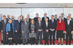 κόντρα Τσίπρα-Ανδρουλάκη. H νέα σύγκρουση ξεκίνησε με διαρροή από την Κουμουνδούρου για τη συμμετοχή τους στην προπαρασκευαστική σύνοδο των Ευρωπαίων Σοσιαλιστών, στις Βρυξέλλες.