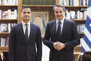 Αιχμηρά ήταν τα σχόλια του ΠΑΣΟΚ κατά του Σπύρου Καρανικόλα, μετά την ανακοίνωση της προσχώρησής του στη Νέα Δημοκρατία.