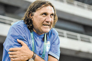 -Γιώργος Πομάσκι, ομοσπονδιακός προπονητής στίβου, στον Βόρειο Τομέα Αθηνών. -Νίκος Παπαδόπουλος, ποδοσφαιριστής, τερματοφύλακας του Αστέρα Τρίπολης, στην Ηλεία. -Βασίλης Νικάκης, πρώην διεθνής διαιτητής ποδοσφαίρου, στην Αιτωλοακαρνανία.