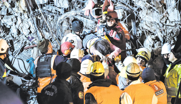 ΣΕΙΣΜΟΙ ΣΕ ΤΟΥΡΚΙΑ-ΣΥΡΙΑ  Κανένας δεν μπορεί να υπολογίσει τον αριθμό των νεκρών 