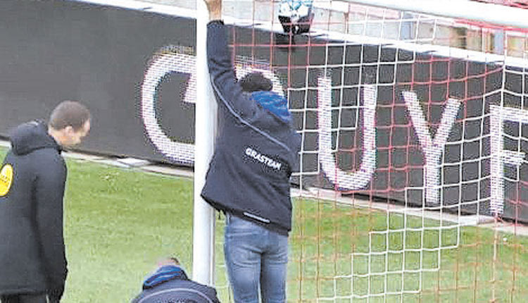 Βγήκαν… μεζούρες 			και στην Ολλανδία