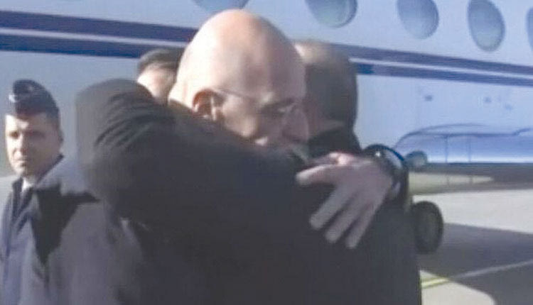 Δένδιας
Τσαβούσογλου