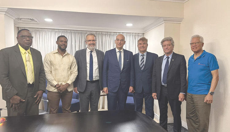 Ο υπουργός παρευρέθηκε στην ολοκλήρωση της τελετής αδελφοποίησης του Δήμου Σητείας με το Μοντέγκο Μπέι