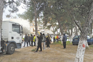 Η κινητοποίηση των κατοίκων εμπόδισε την κοπή των δέντρων