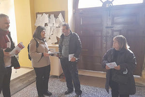 Κλιμάκιο του ΚΚΕ με επικεφαλής τους υποψήφιους Ανδρουλάκη Λίνα και Δουλουφακη Δημήτρη περιόδευσε χθες στις υπηρεσίες του Δήμου Ηρακλείου στην Λότζια.