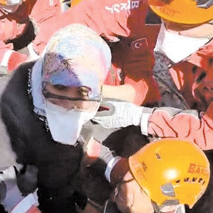 Επτά ημέρες μετά τον σεισμό και τα θαύματα συνεχίζονται…