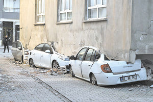 Μπορεί να δούμε και στην Ελλάδα εικόνες κτηρίων… πάνω σε αυτοκίνητα;