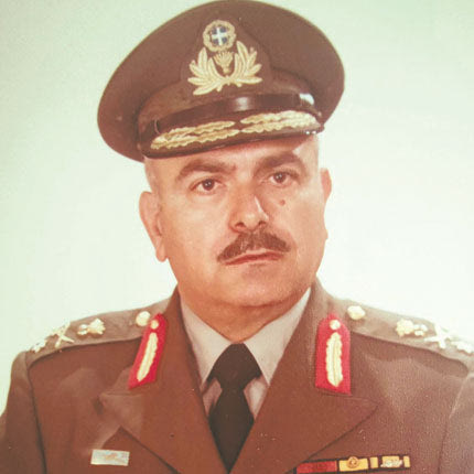 Πέθανε ένας αγαπητός άνθρωπος, καλός οικογενειάρχης και ένας Δημοκρατικός Αξιωματικός του Στρατού, ο Ταξίαρχος ε.α Ευάγγελος Γ. Παπαμαστοράκης.