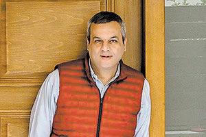 Ένα ξαφνικό πρόβλημα υγείας κράτησε οίκοι τον Ηρακλειώτη βουλευτή Χάρη Μαμουλάκη