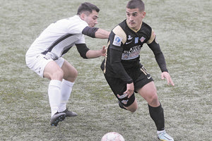 Ο Φυτόπουλος του Αλμυρού σε μία προσπάθειά του στο χθεσινό παιχνίδι