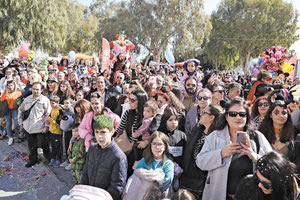 Καστρινό Καρναβάλι: Οι Ηρακλειώτες γλέντησαν με την ψυχή τους