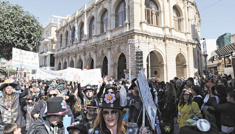 Καστρινό Καρναβάλι: Οι Ηρακλειώτες γλέντησαν με την ψυχή τους 