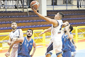 Φάση από το χθεσινό παιχνίδι «Ηράκλειο»-Κύδων