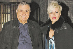 Αντιμέτωπη με δυο κακουργήματα είναι η χήρα του Γιώργου Τράγκα,