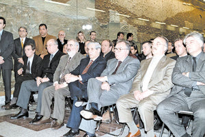 Από τις πλέον σπάνιες φωτογραφίες  όλων των εποχών για την Ελλάδα: Γιώργος Βαρδινογιάννης, Σωκράτης Κόκκαλης, Παύλος Γιαννακόπουλος, Γιάννης Φιλίππου, Λεωνίδας Κίκηρας, Μιχάλης Δημητρακόπουλος, Γιάννης Γρανίτσας, Νίκος Στράτος, Νίκος Κανελλάκης, Κορνήλιος Σύρχαουζ, Μανόλο Μαυρομμάτης, Σουγκλάκος κ.ά.