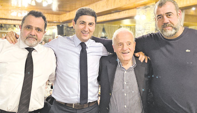 Ο κ. Αυγενάκης με τον πρόεδρο του ΠΑΟΚ κ. Μπουμάκη και τους παράγοντες του Ερ. ΟΦΗ κ. Καζανάκη, Ζερβάκη