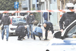 Νέα επέμβαση για τον 35χρονο “πιστολέρο” του Γαζίου, εξιτήριο πήραν οι άλλοι δύο 