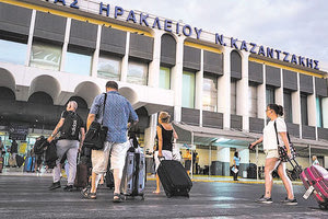 αεροδρομιο ηρακλειο τουρισμος