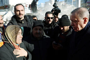 Ο πρόεδρος της Τουρκίας Ρετζέπ Ταγίπ Ερντογάν ζήτησε συγγνώμη για την καθυστέρηση στις επιχειρήσεις διάσωσης και παροχής βοήθειας από τους κατοίκους της επαρχίας Αντίγιαμαν