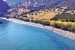 δυτικά του Καστριού Βιάννου μεγάλη παραλία