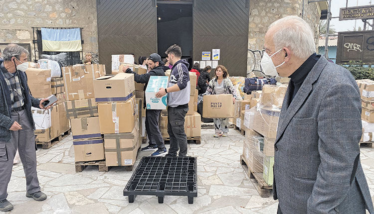 ΛΟΤΖΙΑ: Συγκέντρωση ανθρωπιστικής βοήθειας