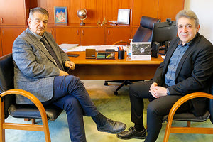 Με τον κοσμήτορα της Ιατρικής Σχολής του Πανεπιστημίου Κρήτης και καθηγητή Καρδιολογίας κ. Γεώργιο Κοχιαδάκη ο βουλευτής Ηρακλείου του ΣΥΡΙΖΑ-Προοδευτική Συμμαχία Νίκος Ηγουμενίδης