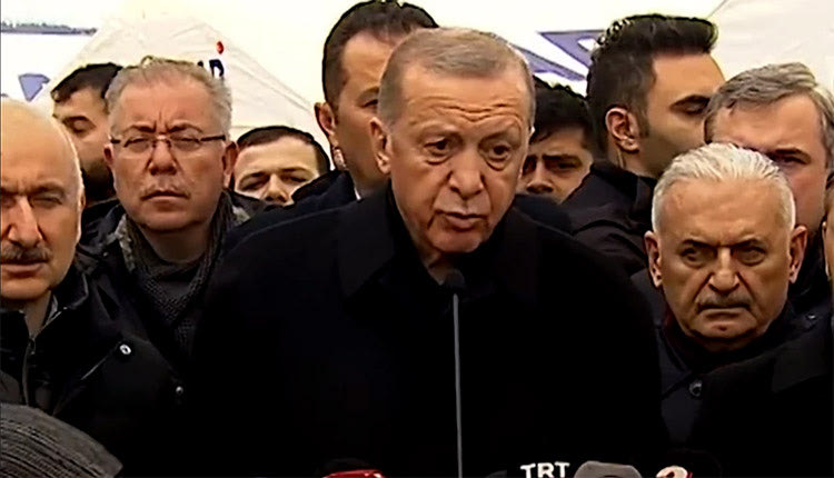 ο Τούρκος πρόεδρος Ρετζέπ Ταγίπ Ερντογάν μετά τον σεισμό