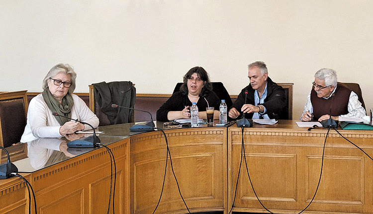 Λότζια για τα καταπατημένα ακίνητα