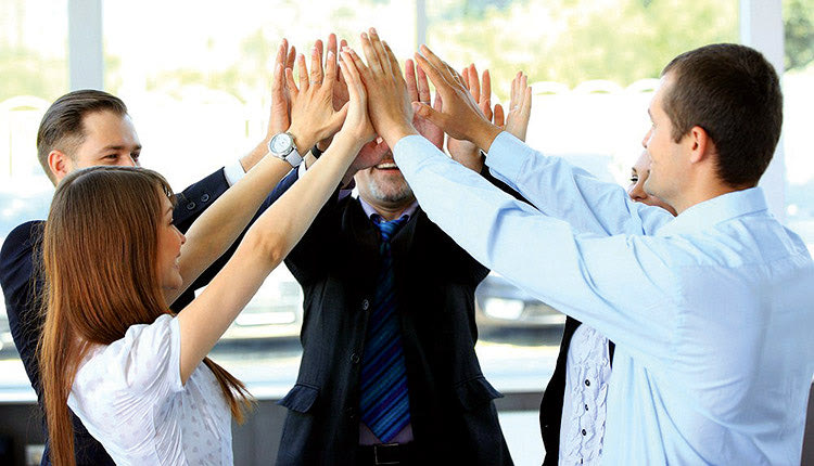 κοινωνικές σχέσεις στη μέση ηλικία