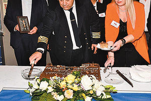 κοπή της βασιλόπιτας της Πανελλήνιας Ομοσπονδίας Πολιτιστικών Κρητικών Σωματείων (ΠΟΠΚΣ) στο ΕΛΥΡΟΣ