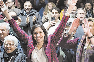 Από το βράδυ της Κυριακής στο τιμόνι του σοσιαλιστικού κόμματος της Ιταλίας βρίσκεται η Έλι Σλάιν