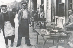 ΦΩΤΟΗΜΕΡΑΣ: Στην αγορά του Ηρακλείου το 1935.