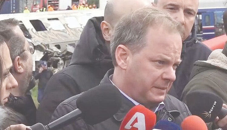 Την παραίτησή του για την τραγωδία στα Τέμπη υπέβαλε ο υπουργός Κώστας Καραμανλής