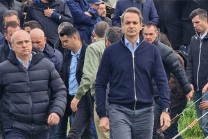 Στα Τέμπη και ο πρωθυπουργός