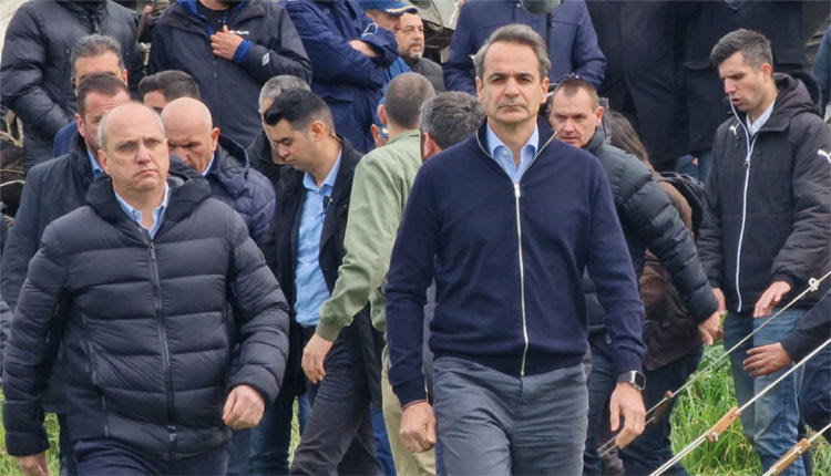 Στα Τέμπη και ο πρωθυπουργός