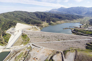 «Μαχαίρι» στις απολήψιμες ποσότητες νερού από το φράγμα Αποσελέμη