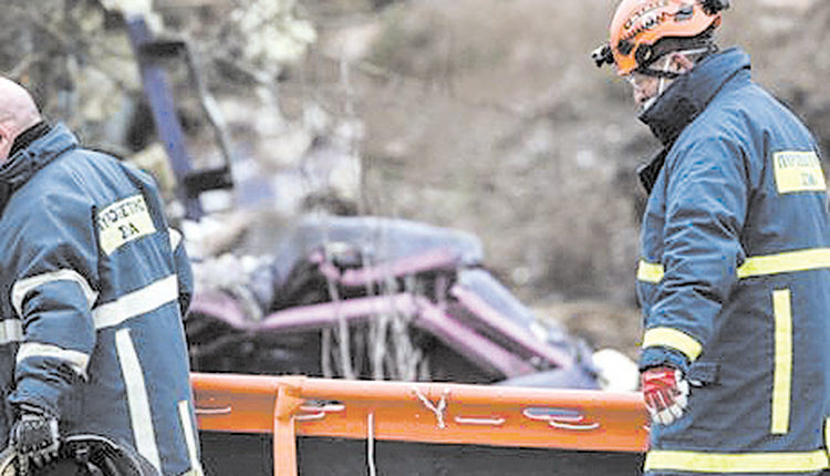 τραγωδια στα τεμπη: ΕΛ.ΑΣ.: Ταυτοποιήθηκαν 54 από τις 57 σορούς