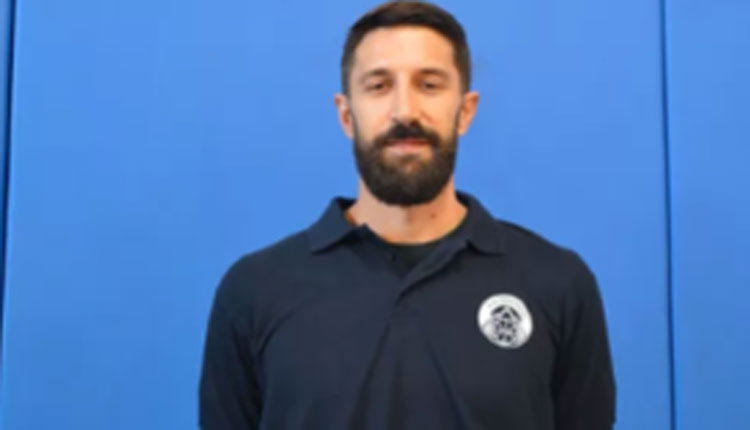 Ο μπασκετικός Άκης Μάντζιος