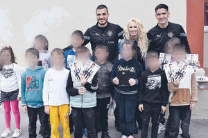 Παίκτες του ΟΦΗ στο «Ανωγειανό» σχολείο