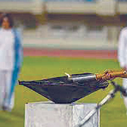 Καλοί και αξιόλογοι οι γυμναστές που υπηρετούν το γραφείο φυσικής αγωγής της Β/θμιας εκπαίδευσης αλλά... Αλλά υπηρετούν λάθος νοοτροπίες και είναι εις βάρος της σχολικής και όχι μόνο κοινότητας.