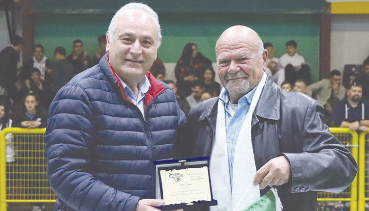 Τίμησε τον Δολαψάκη η Αναγέννηση