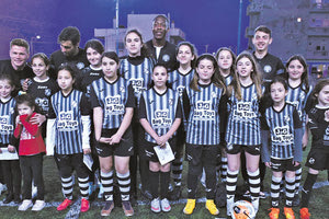 Από την επίσκεψη των παικτών του ΟΦΗ στο Calcetto