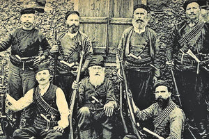 ΦΩΤΟΗΜΕΡΑΣ: Μάρτιος 1905: Ο πρόεδρος της επαναστατικής συνέλευσης στο Θέρισο.
